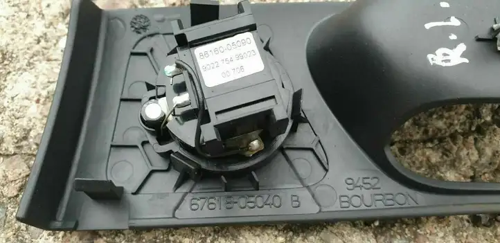 Toyota Avensis T250 (2006 - 2009) 6761805040B Твитер задних дверей — фото 7