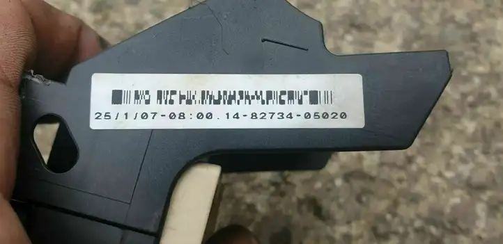 Toyota Avensis T250 (2006 - 2009) 8273405020 Блок монтирования реле — фото 5