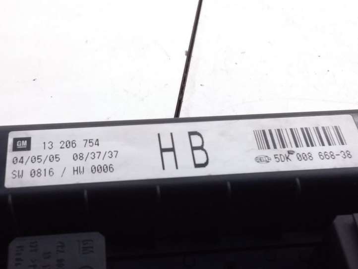 Opel Astra (2004 - 2009)  13206754 Блок монтирования реле