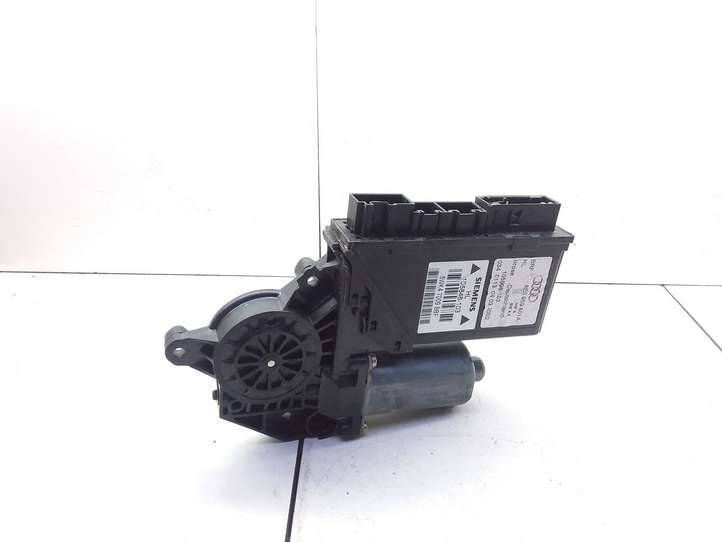 Audi A4 (2000 - 2006)  8E0959801A Механизм подъема окон задней двери