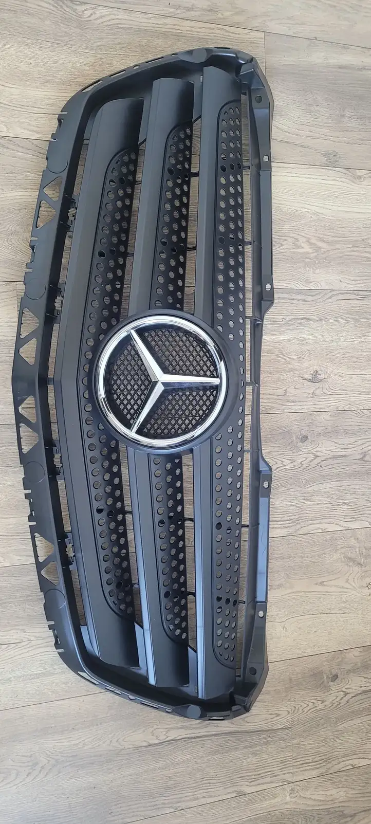 Mercedes-Benz Sprinter W906 (2006 - 2018) Передняя решетка — фото 1