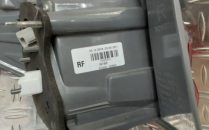Toyota Corolla E160 E170 (2013 - ) 8155002A80 Задний фонарь в кузове — фото 4