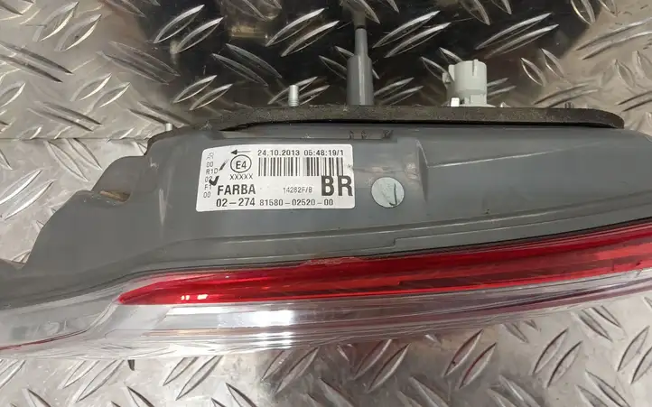Toyota Corolla E160 E170 (2013 - ) 8158002520 Задний фонарь в крышке багажника — фото 3