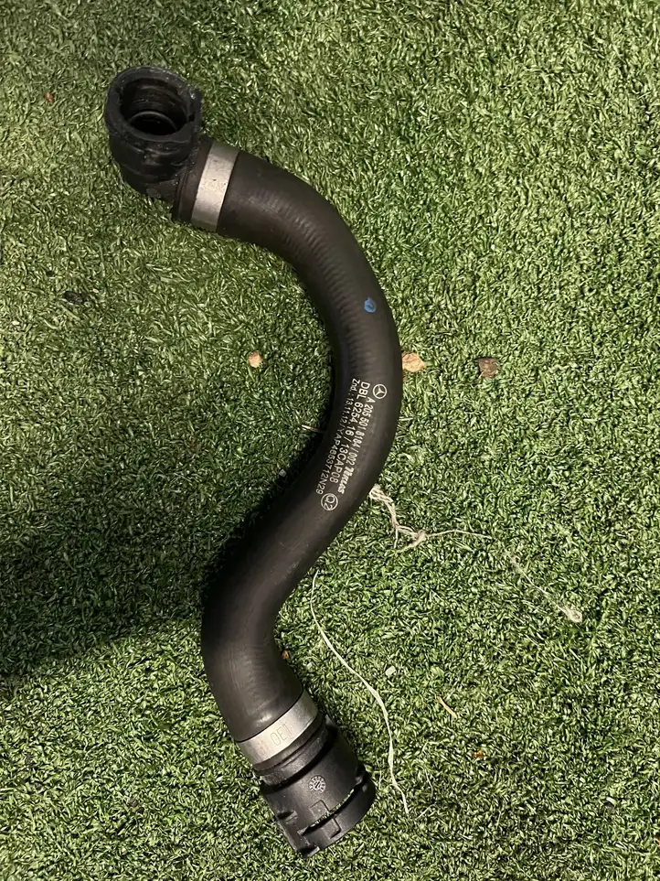 Mercedes-Benz C AMG W205 (2014 - ) A2055018184 Шланги системы охлаждения — фото 1