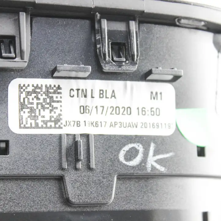 Ford Kuga III (2020 - ) JX7B19K617AP Центральный воздушный дефлектор — фото 7