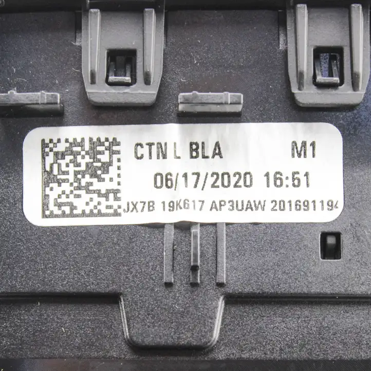 Ford Kuga III (2020 - ) JX7B19K617AP Центральный воздушный дефлектор — фото 8
