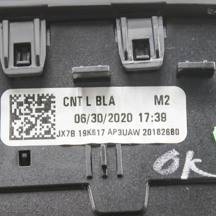 Ford Kuga III (2020 - ) JX7B19K617AP Центральный воздушный дефлектор — фото 5