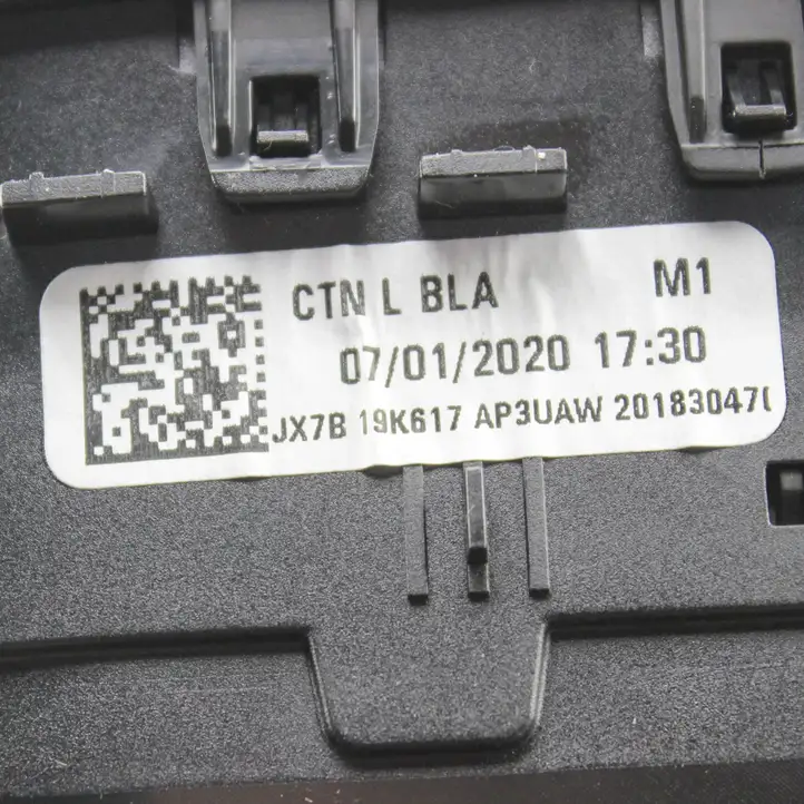 Ford Kuga III (2020 - ) JX7B19K617AP Центральный воздушный дефлектор — фото 5
