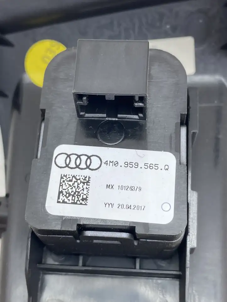 Audi A4 S4 B9 (2015 - 2019) 8W0959851E Кнопка стеклоподъемников — фото 3