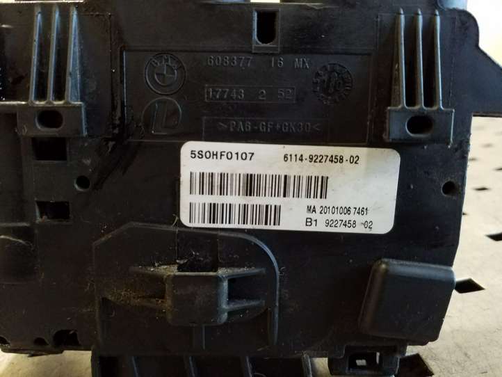 BMW X3 F25 (2010 - 2017)  61149227458 Узел подключения плюсовых проводов