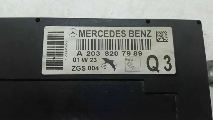 Mercedes-Benz C W203 (2000 - 2007) A2038207989 Усилитель антенны — фото 5