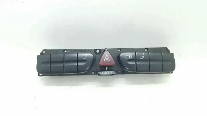 Mercedes-Benz C W203 (2000 - 2007) 2038203710 Другие включатели / ручки/ переключатели — фото 1
