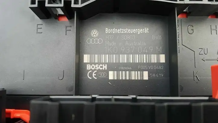 Volkswagen Touran I (2003 - 2010) 1K0937049M Модуль комфорта — фото 2
