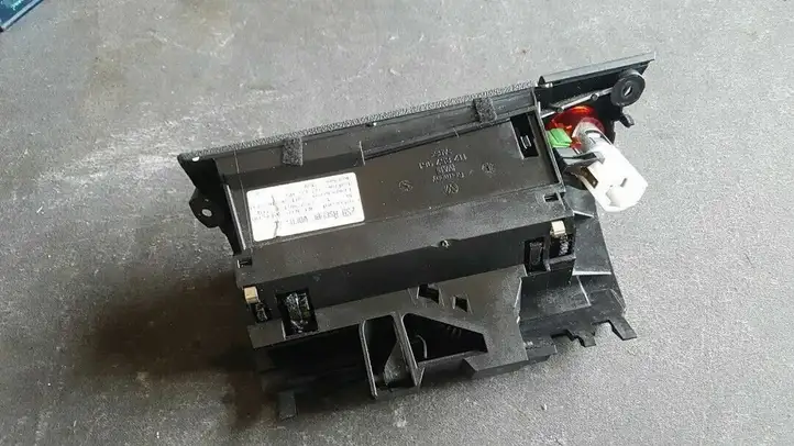 Volkswagen Touran I (2003 - 2010) 1T2857961 Передняя пепельница — фото 5