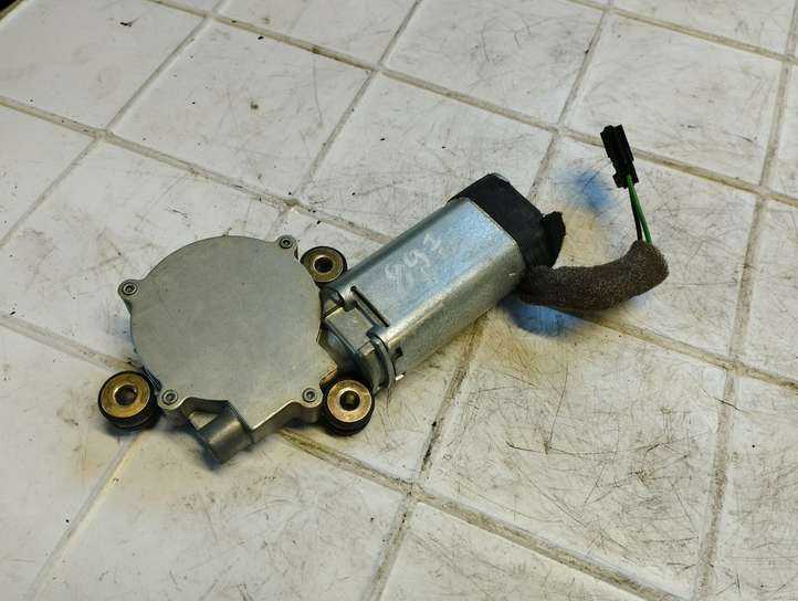 Volvo S60 (2000 - 2004)  44249533 Двигатель привода люка-крыши