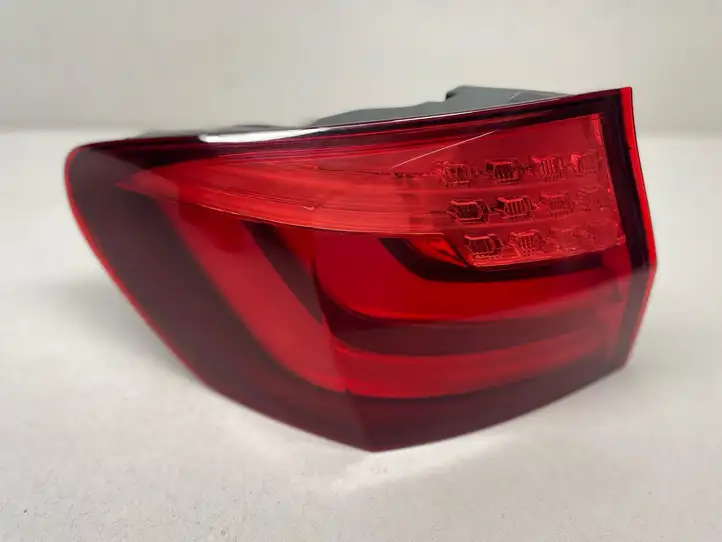 BMW 5 F10 F11 (2009 - 2016) 63217203233 Задний фонарь в кузове — фото 1