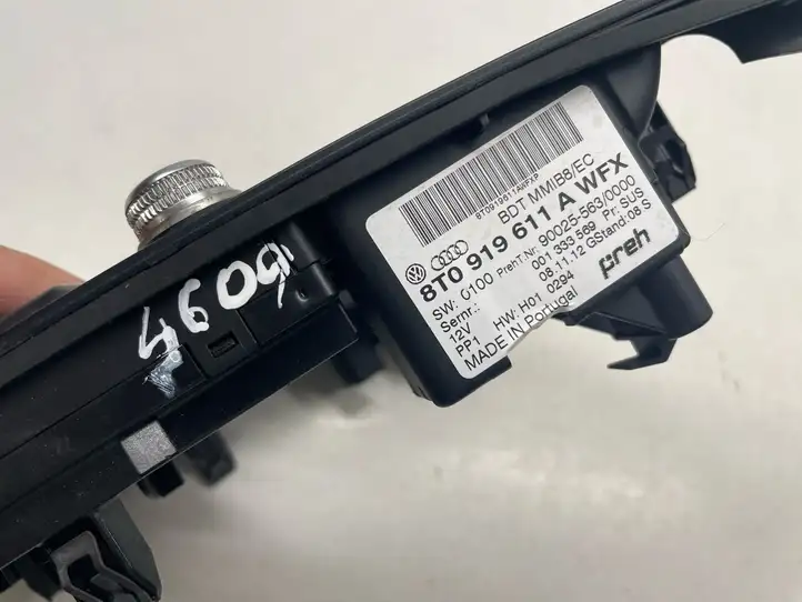 Audi A5 8T 8F (2007 - 2011) 8T0919611A Контроллер мультимедийной системы — фото 4