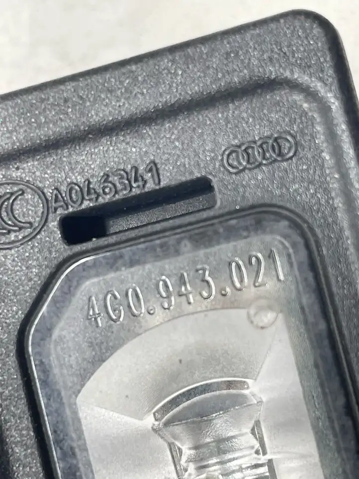 Audi A5 8T 8F (2007 - 2011) 4G0943021 Подсветка номера — фото 2