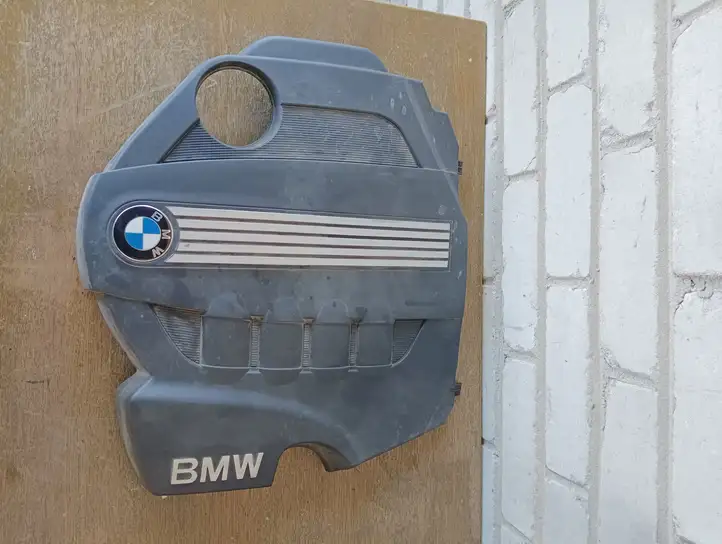 BMW X1 E84 (2009 - 2015) 1114779741008 Крышка двигателя декоративная — фото 1