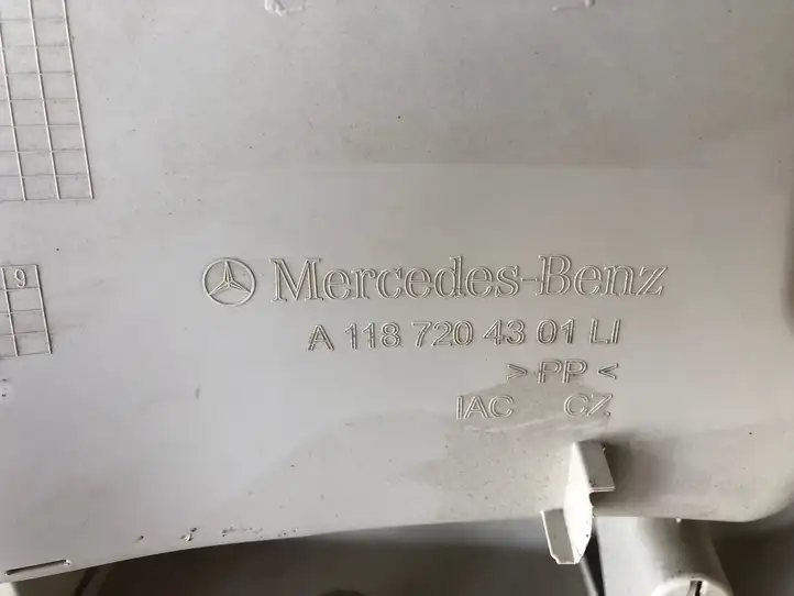 Mercedes-Benz CLA C118,X118 (2019 - ) A1187204301 Обшивка передней двери — фото 1