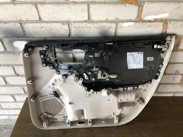 Mercedes-Benz CLA C118,X118 (2019 - ) A1187204301 Обшивка передней двери — фото 3