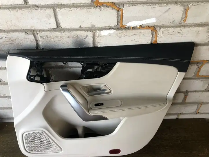 Mercedes-Benz CLA C118,X118 (2019 - ) A1187204201 Обшивка передней двери — фото 1