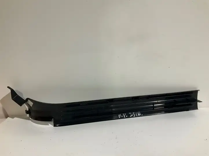 Mercedes-Benz R W251 (2005 - 2013) A2516860536 Внутренняя отделка переднего порога — фото 3
