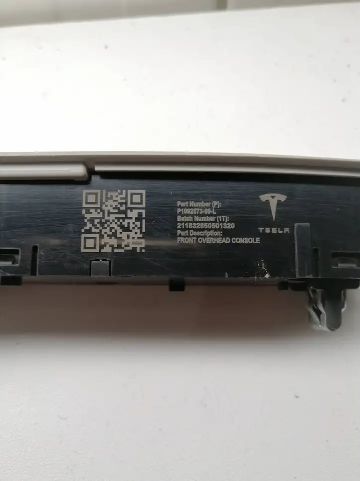 Tesla Model 3 (2017 - 2023) P109257300L Отделка консоли освещения — фото 4