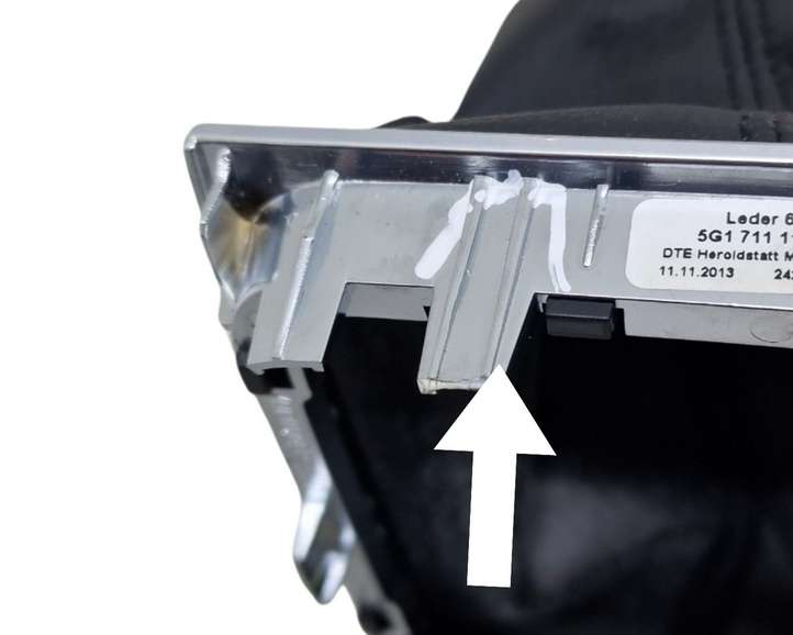 Volkswagen Golf VII (2013 - 2019)  5G1711113C Отделка рычага переключения передач (кожа, головка)