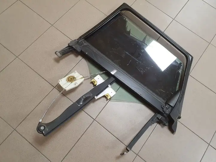 Audi A3/S3 8P (2004 - 2008) Рамка дверного стекла задней двери — фото 2