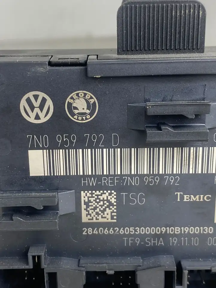 Skoda Yeti (5L) (2009 - 2012) 7N0959792D Модуль комфорта — фото 4