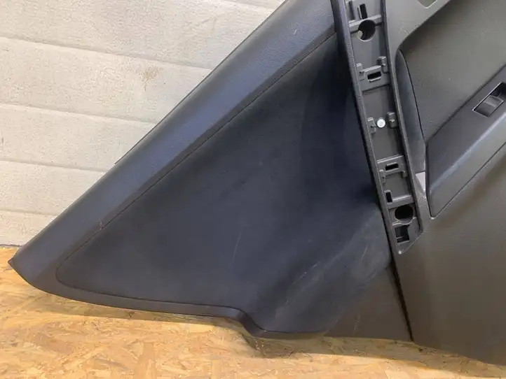 Toyota RAV 4 (XA40) (2012 - 2018) 67614X1B12 Обшивка задней двери — фото 2