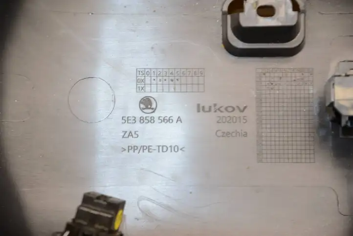 Skoda Octavia Mk4 (2019 - ) 5E3858566A Оплётка рулевого колеса — фото 5