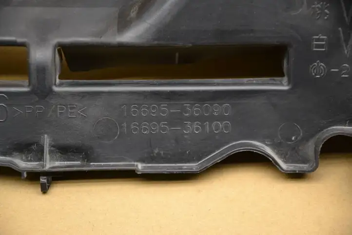 Toyota RAV 4 (XA40) (2012 - 2018) 1669536100 Дефлектор воздуха — фото 3