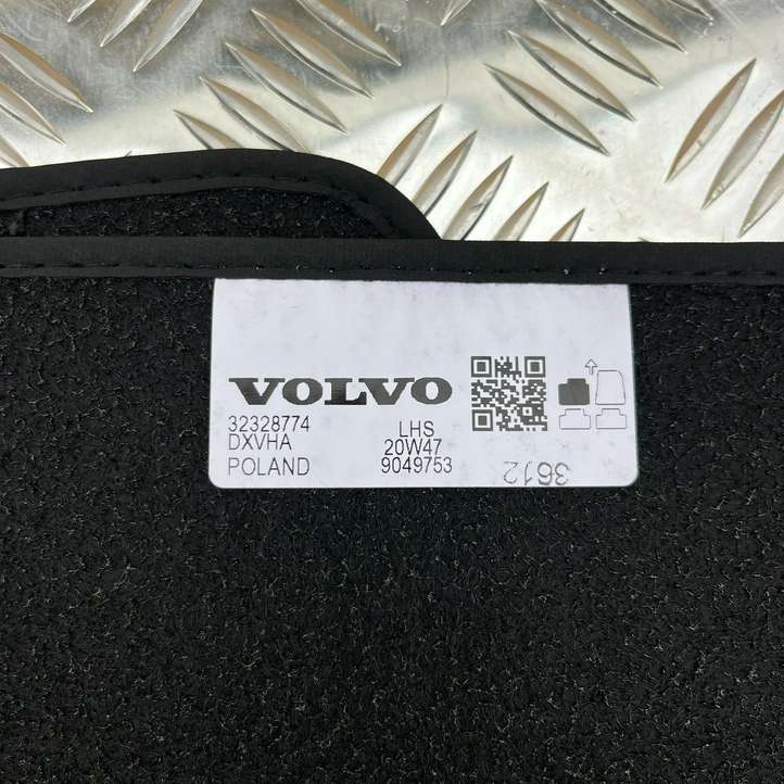 Volvo XC40 (2017 - )  32328766 Комплект автомобильного коврика