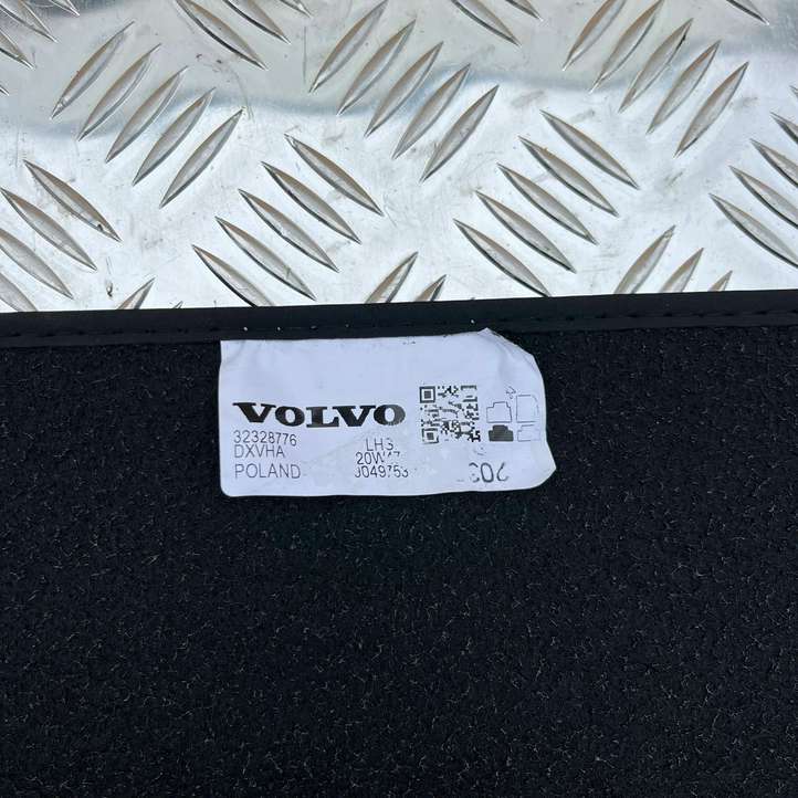 Volvo XC40 (2017 - )  32328766 Комплект автомобильного коврика