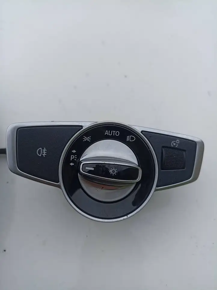 Mercedes-Benz E W213 (2016 - ) A2229055508 Включатель фонарей — фото 1