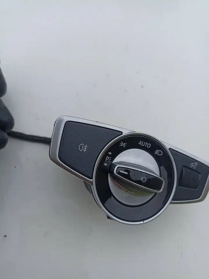 Mercedes-Benz E W213 (2016 - ) A2229055508 Включатель фонарей — фото 6