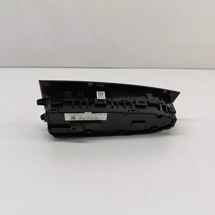 Mercedes-Benz C W205 (2014 - 2021) A2059056811 Блок кнопок стеклоподъемников — фото 3