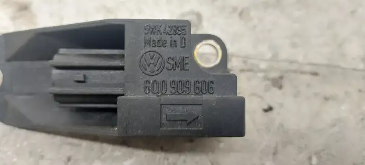 Volkswagen Bora (1998 - 2005) 6Q0909606 Датчик удара SRS — фото 4
