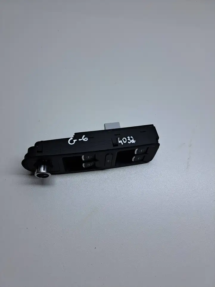 Volkswagen Golf VI (2009 - 2013) 5K0867255A Накладка кнопки стеклоподъемника — фото 2