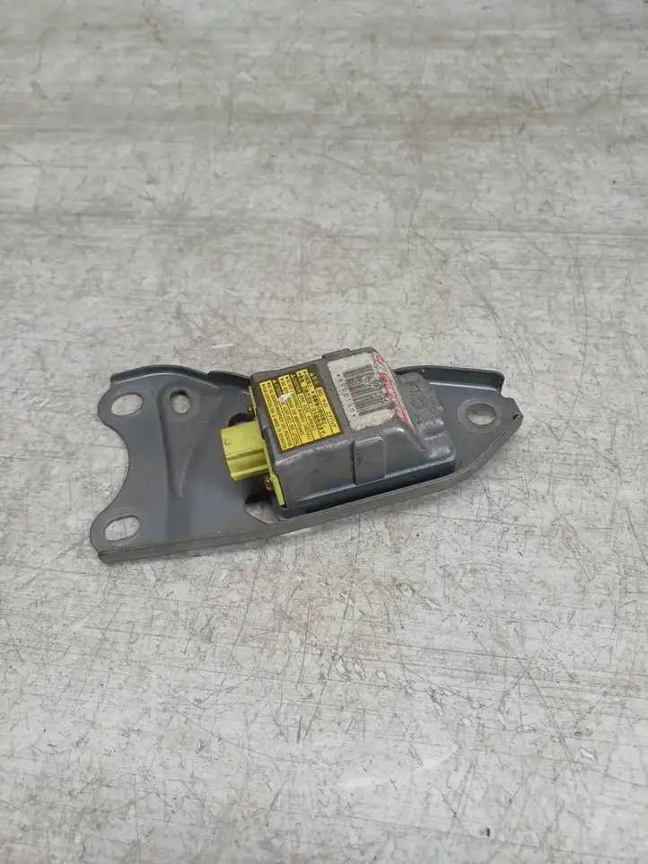 Toyota Avensis Verso (1995 - 2001) 8986044010 Датчик удара SRS — фото 1