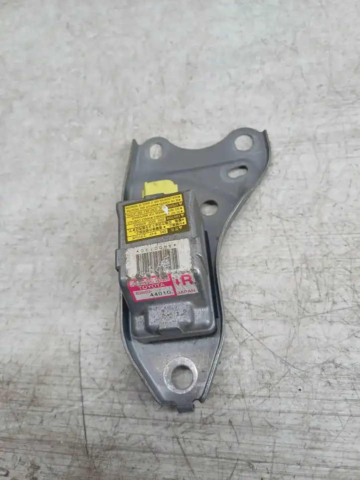 Toyota Avensis Verso (1995 - 2001) 8986044010 Датчик удара SRS — фото 3