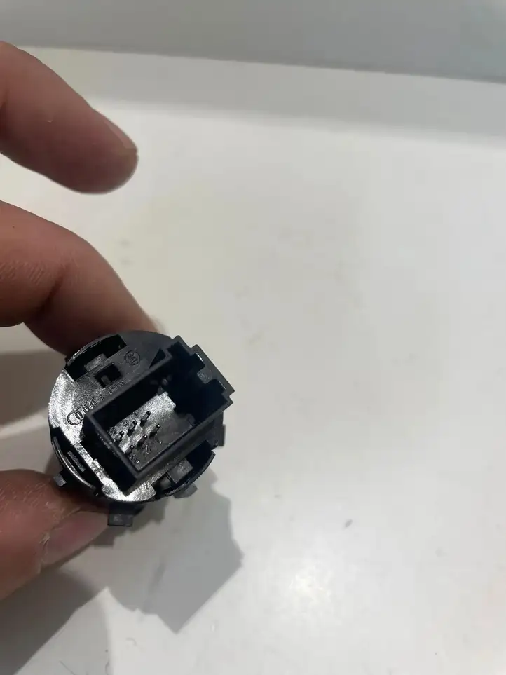 Audi A4 S4 B9 8W (2019 - ) 4M1905217D Включатель зажигания и стартера — фото 2