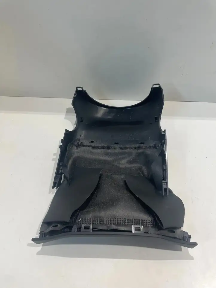 Audi A4 S4 B9 8W (2019 - ) 4M0953491 Обшивка рулевой колонки — фото 4