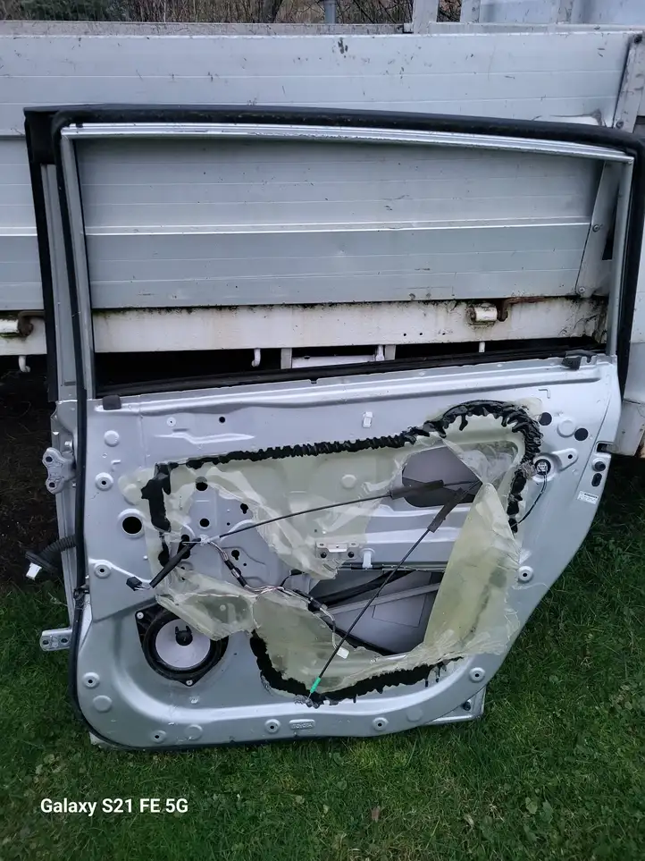 Toyota Corolla Verso E121 (2004 - 2007) S21FE5G Задняя дверь — фото 2