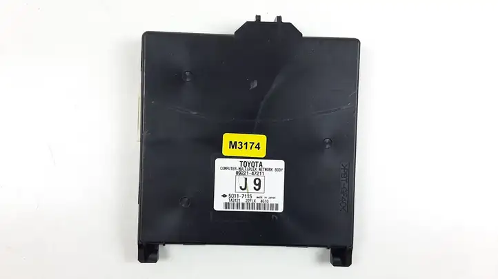 Toyota Prius+ (ZVW40) (2011 - 2018) 8922147211 Прочие блоки управления — фото 1