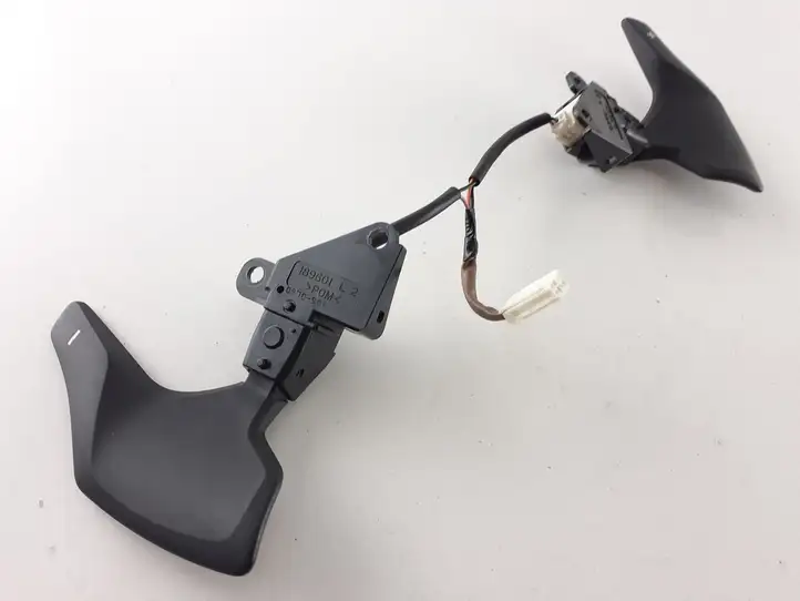Toyota Verso (2012 - 2015) 189601 Кнопки на рулевом колесе — фото 5