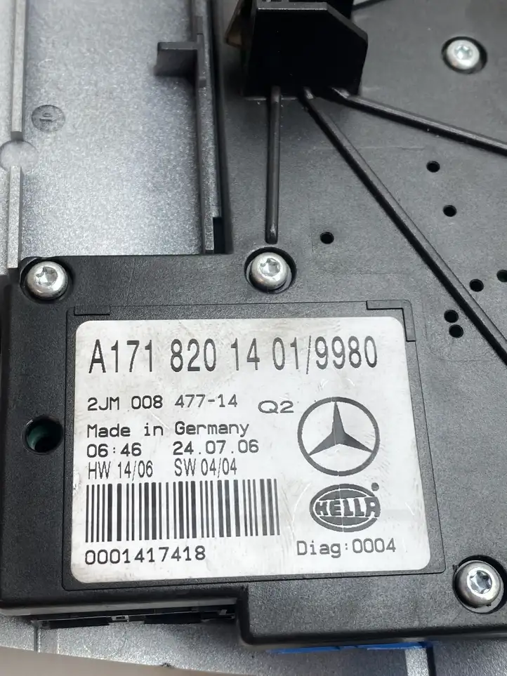 Mercedes-Benz SLK R171 (2005 - 2011) A1718201401 Передняя подсветка — фото 4