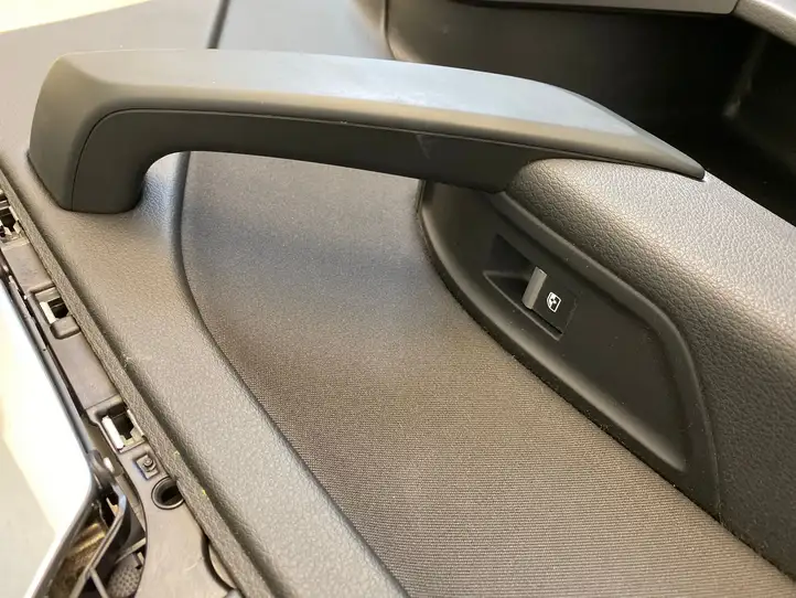 Audi Q5 SQ5 (2017 - ) 80A867487 Обшивка задней двери — фото 2